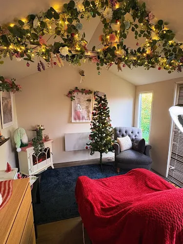 3 - Ruby Nails Hoyland