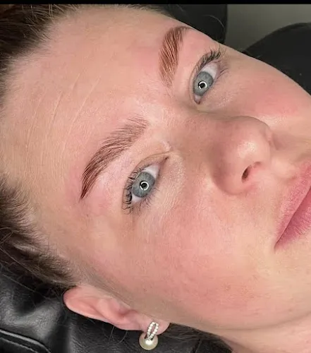 5 - Ruby Nails Hoyland