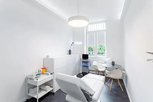 4 - SAJOLIE BEAUTYSALON & ACADEMY