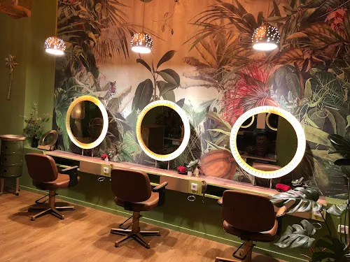 7 - Salon Atmosphere