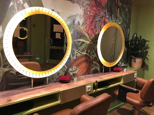 4 - Salon Atmosphere