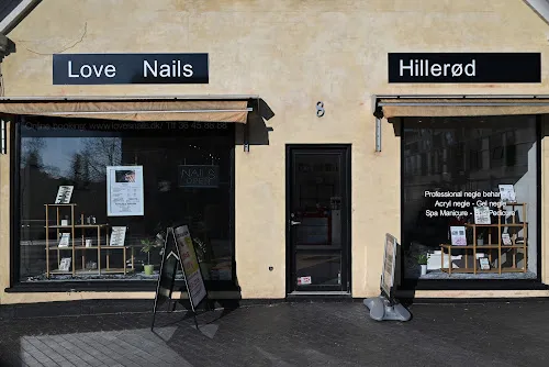 2 - Salon Danjal v/Majid Tartousi