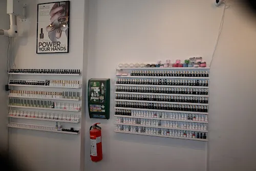 4 - Salon Danjal v/Majid Tartousi