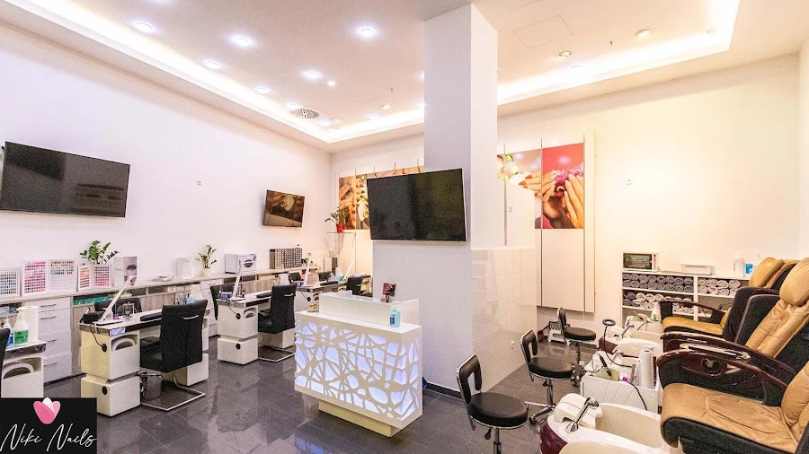 1 - Salon Diva Wiesbaden - Haarverlängerung & Haarverkauf