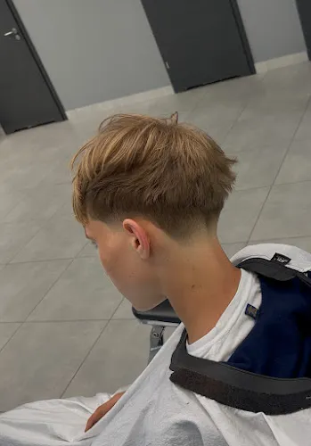 6 - Salon Fryzjerski Agata Maj