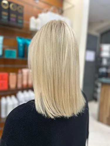 4 - Salon Fryzur „Włosów Kępa”