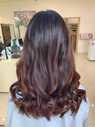 2 - Salon Fryzur „Włosów Kępa”