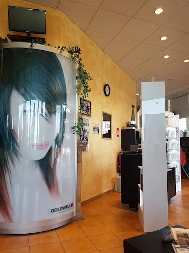 5 - Salon Haarschnitt am Vorteil Center