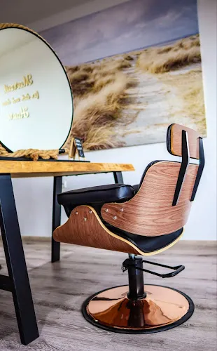 7 - Salon "Hair Force"