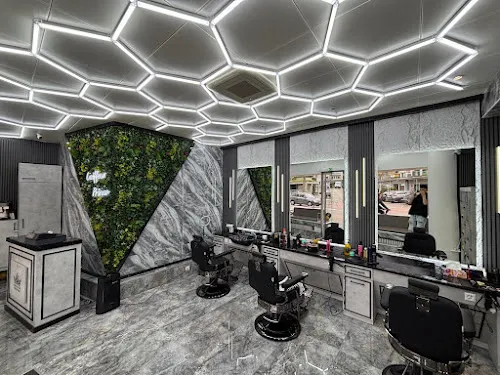 2 - Salon Hintergass