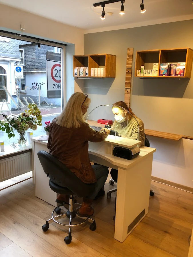 1 - Salon Ilsenburg - Friseur- und Kosmetik eG "Charmant"