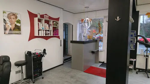 2 - Salonfähig Heike Mour