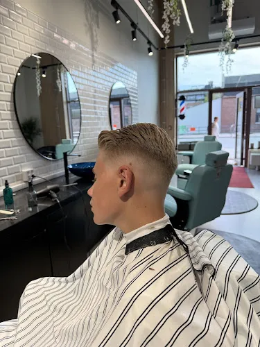 2 - Salong Sax & Fön i Varberg AB