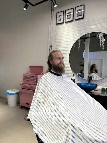 4 - Salong Sax & Fön i Varberg AB