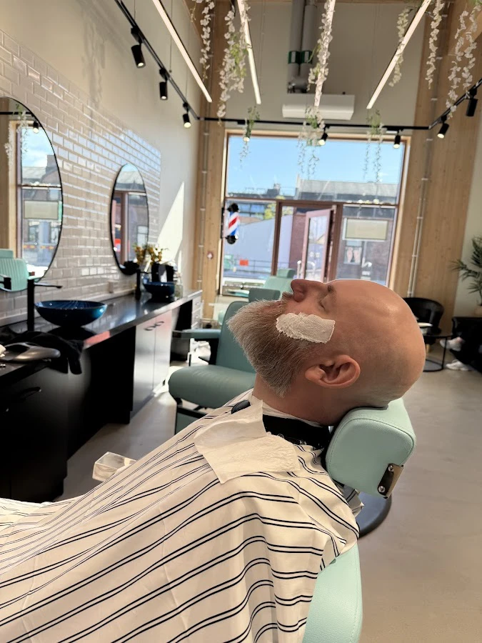 1 - Salong Sax & Fön i Varberg AB