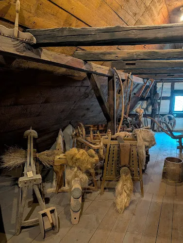 7 - Saman’S Barbershop