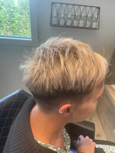 6 - Samantha Coiffure