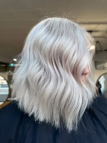 8 - Samira’s Salon