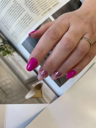 6 - Sandviken Nails & Beauty Ewa Wiecek