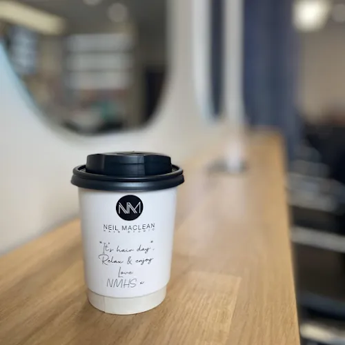 6 - Santori Vince Nails & Beauty