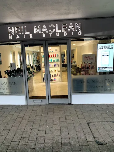 2 - Santori Vince Nails & Beauty