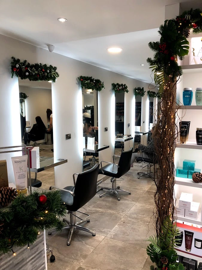 1 - Santori Vince Nails & Beauty