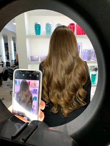 3 - Santori Vince Nails & Beauty