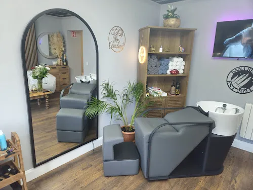 2 - Sapphir Hair Design