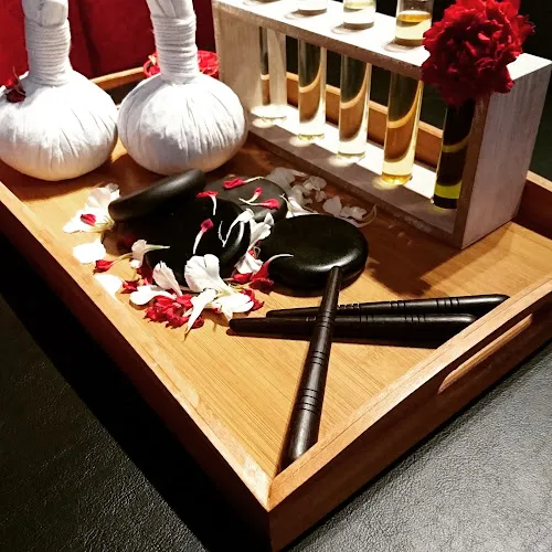 4 - Sapphire Nails Ulverstone