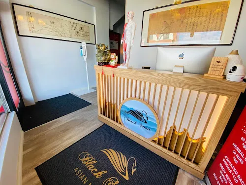 3 - Sapphire Nails Ulverstone