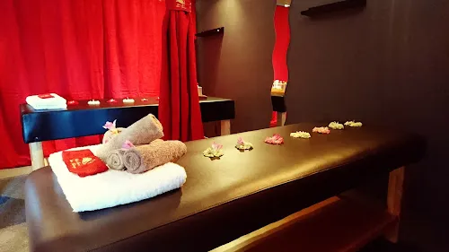 6 - Sapphire Nails Ulverstone