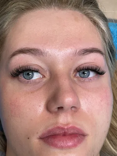 8 - Sarpsborg frisør AS