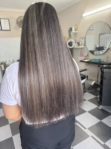 5 - Savi’s beauty and hair services