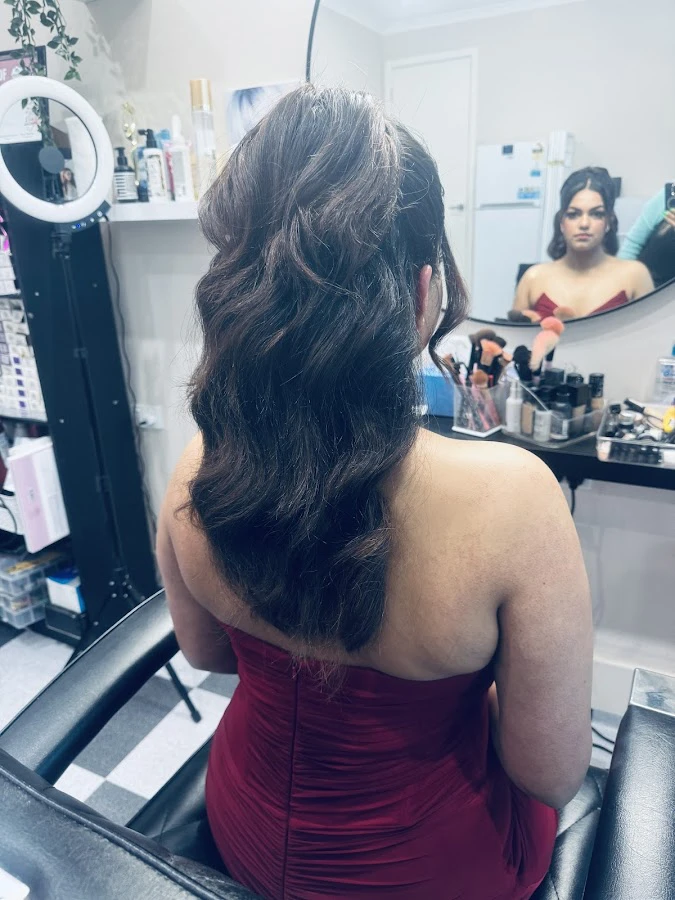 1 - Savi’s beauty and hair services