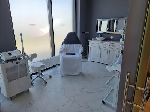 6 - SB COSMETIC&VISAGISTIC