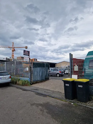 6 - Schiefer’s Garage KFZ Service , PKW und Motorrad -Stellplätze