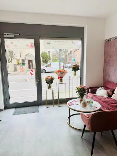 8 - Schönheit bei Lilibet & Blumendekoration Bozorina