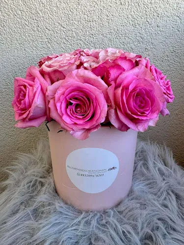 2 - Schönheit bei Lilibet & Blumendekoration Bozorina