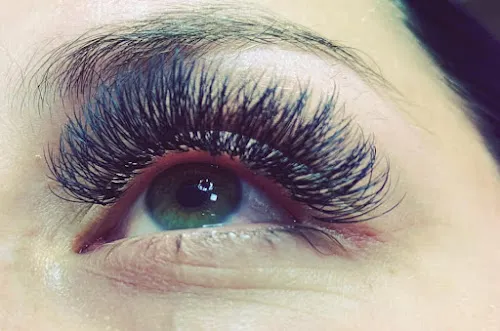 4 - Schönheit bei Lilibet & Blumendekoration Bozorina