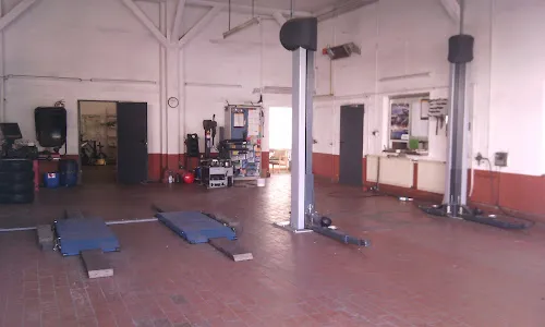 2 - Schraders Reifenhandel