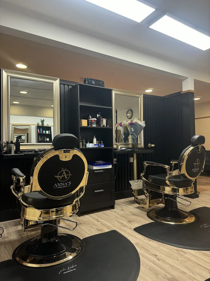 1 - Scissor Hands Hairsalon