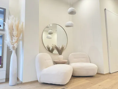 4 - Secrets of Beauty by PremiumLashes