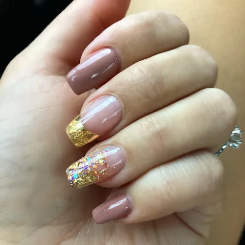 5 - Self Made Salon Studios