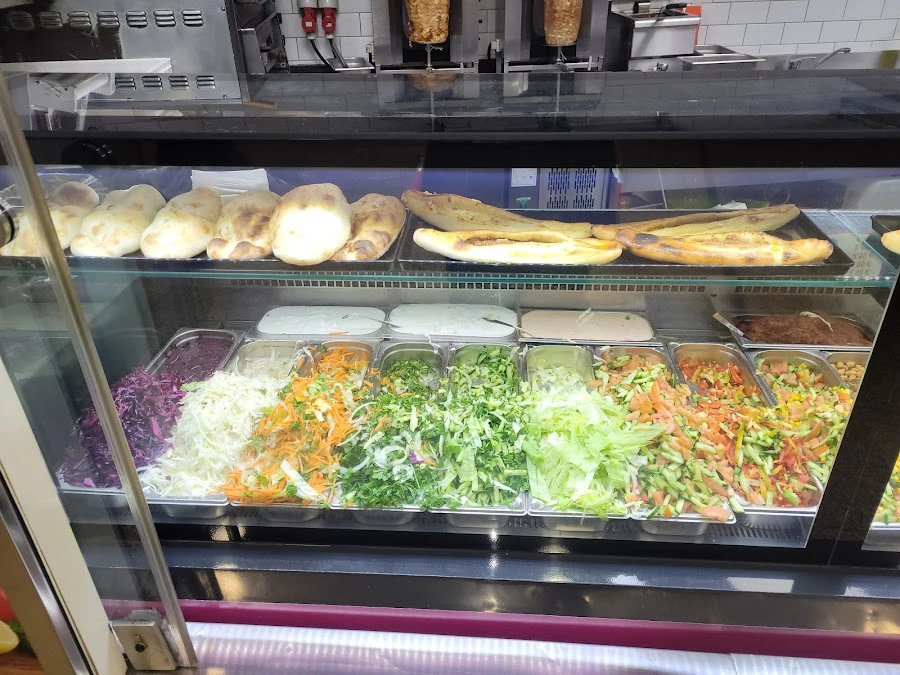 1 - SEVERIN’S Kebab Haus | Türkische Backkultur • Vom Drehspieß