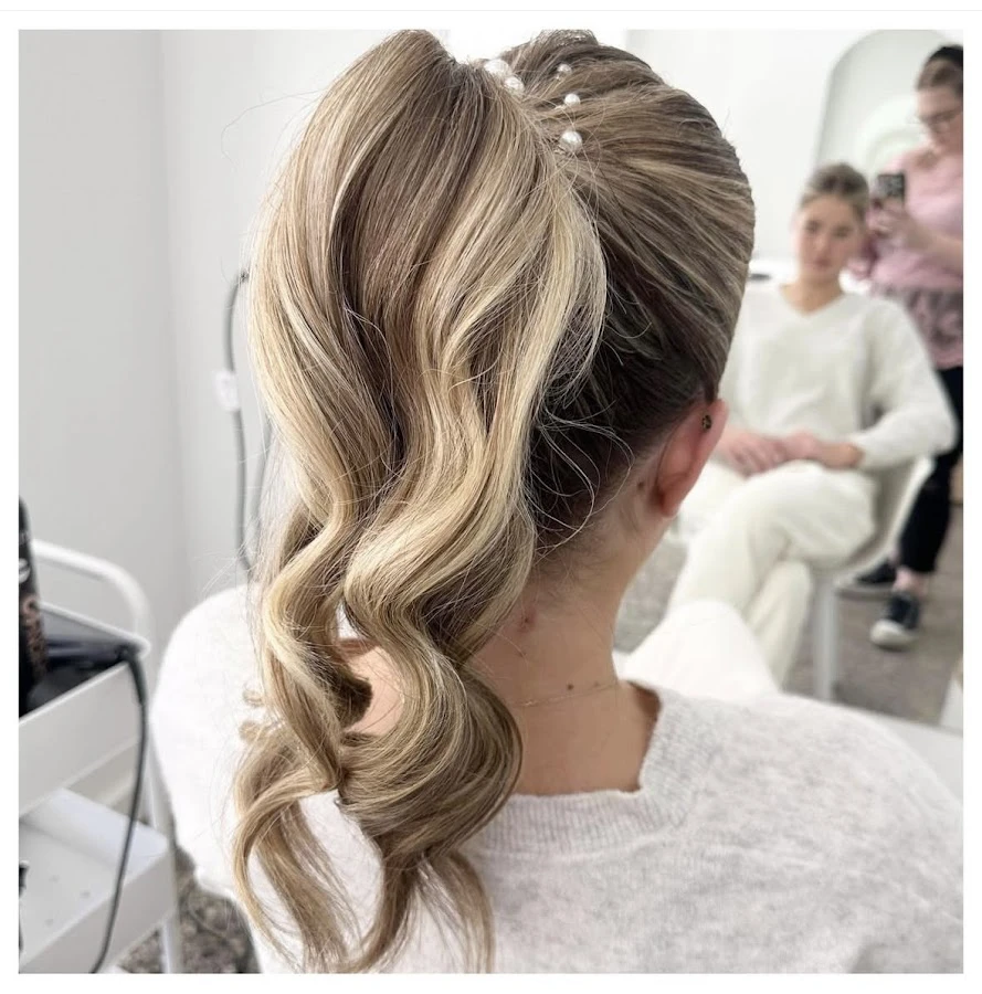 1 - Shine Hair & Beauty