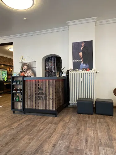 7 - Shwan Hair Style