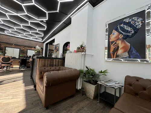 6 - Shwan Hair Style