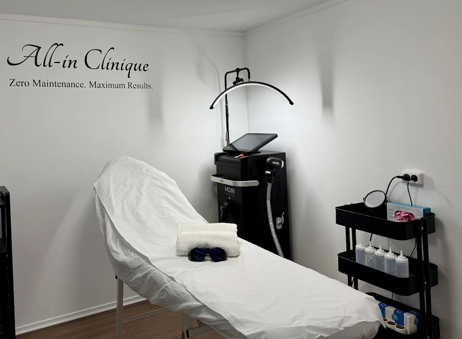 1 - Shy Nails & Beauty Delft