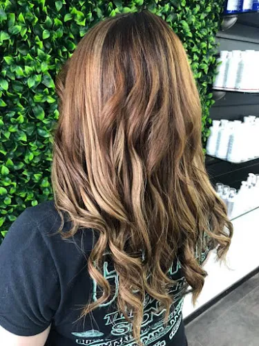 6 - Sisters & Co Hair Studio