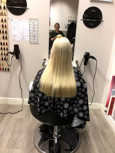 7 - SizaHairstylist